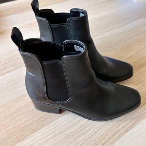 A New Day || Chelsea Boots